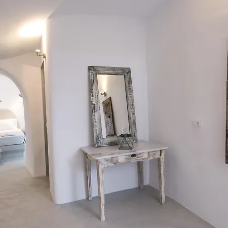 Omikron By Theodora Suites Hotel