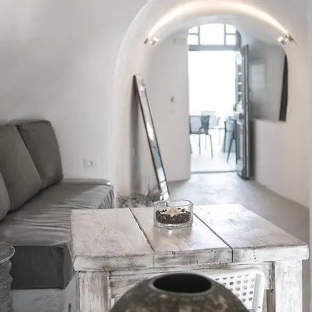 Omikron By Theodora Suites Hotel Oia (Santorini)