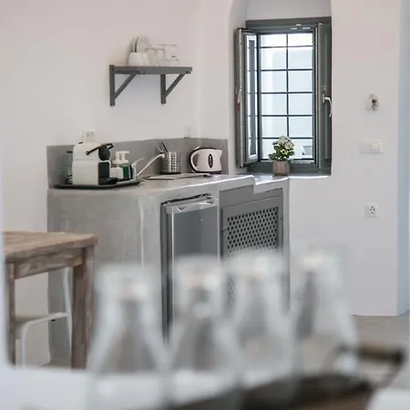 Omikron By Theodora Suites Oia (Santorini)
