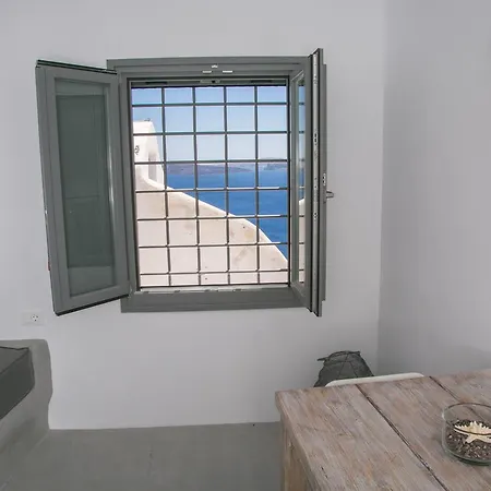 Omikron By Theodora Suites * Oia (Santorini)